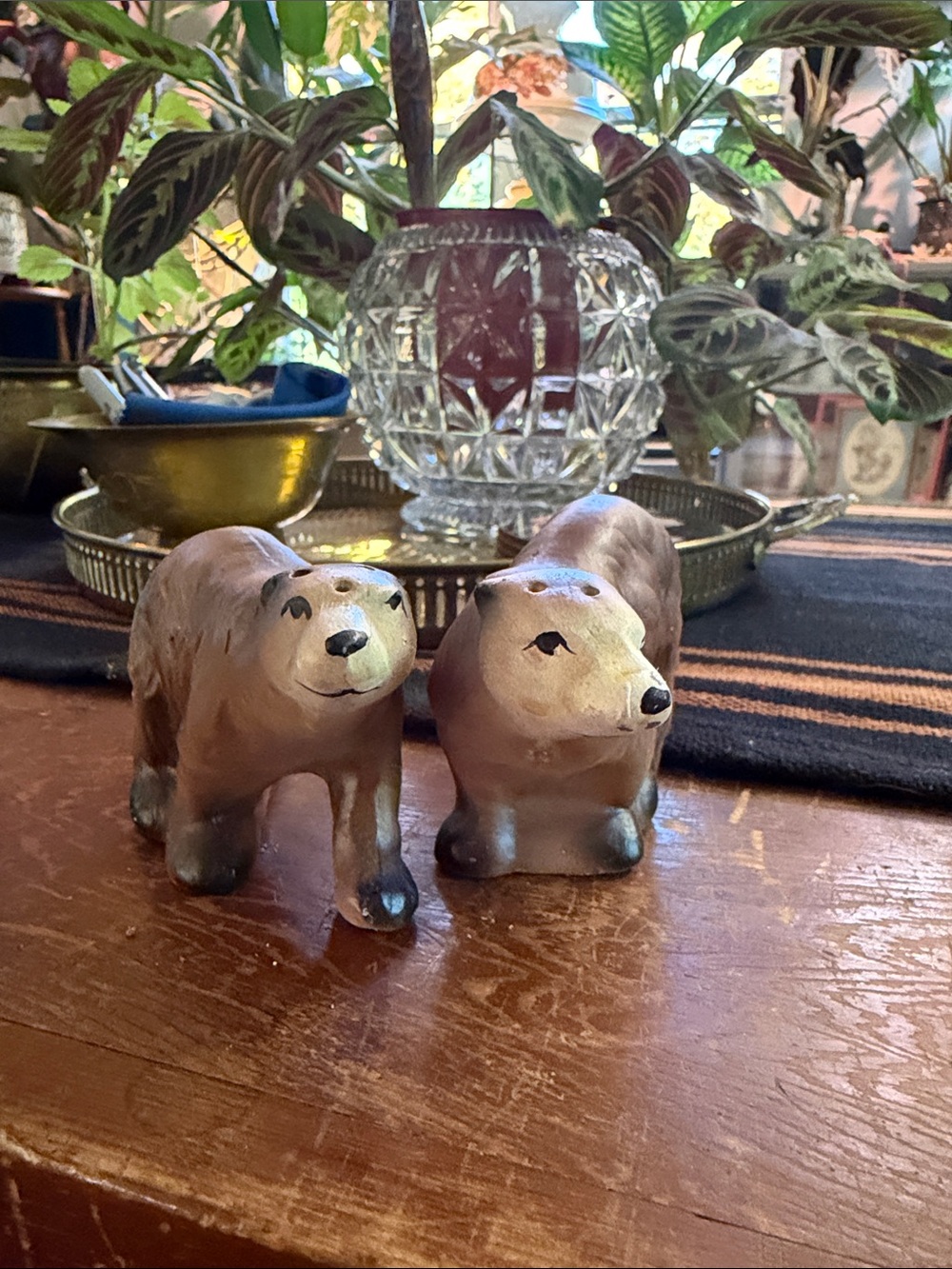 Vintage porcelain Brown Bear Salt and Pepper Shaker Set